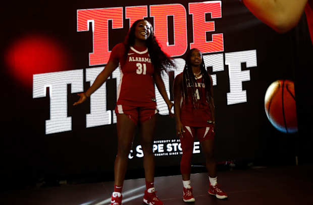102221_MS_RiceJa_SuttonTa_TipOff_Crimson Tide Photos5494